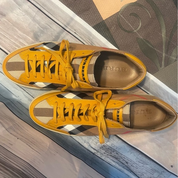 Burberry Sz 41 check sneakers in great condition 🔥EUC🔥 - Picture 10 of 14